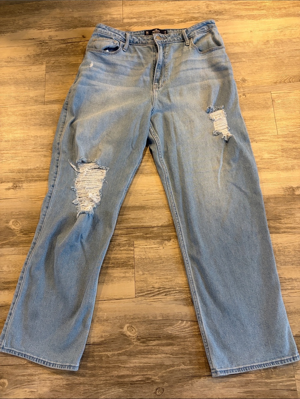 Hollister Ultra High-Rise Dad Jean